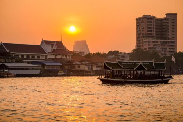 The Peninsula Bangkok109386461